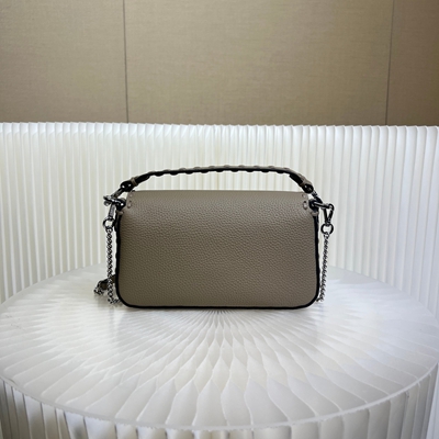 フェンディバッグ側面デザイン